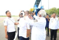 Wakil Menteri Desa dan Pembangunan Daerah Tertinggal, Ahmad Riza Patria, disambut adat di Merauke