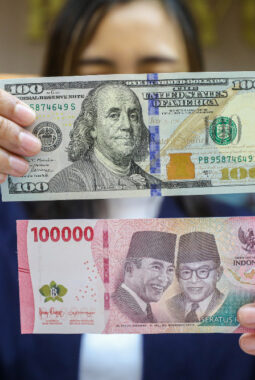 Rupiah Tembus Rp17.700, Tekanan Dolar Makin Agresif