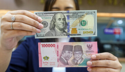 Rupiah Tembus