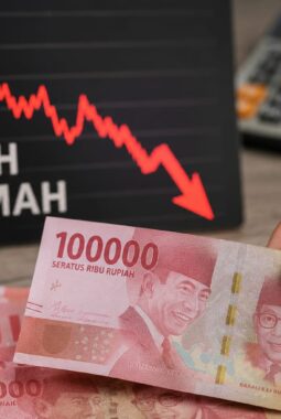 Rupiah Jebol Rp17.669, Pasar RI Mulai Panik