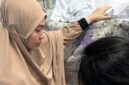 Keluarga sedang mendampingi Jenazah Haerul Saleh. Foto : Dok. Istimewa. 