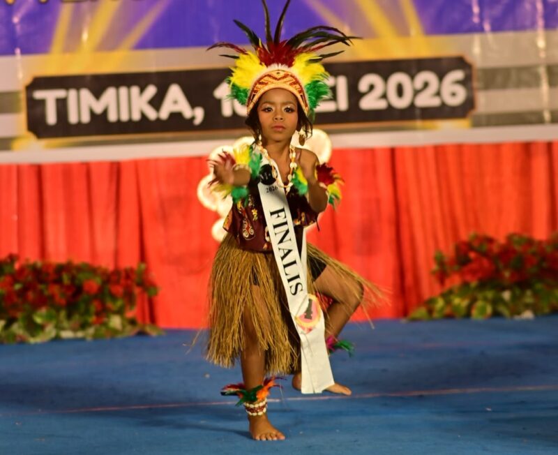 Nikia Angel Awom. Siswi kelas III SD Inpres Sempan Barat, Timika, itu berhasil meraih gelar juara Miss Bintang Indonesia Junior Papua Tengah–Maluku 2026 (Foto: Newsline/Eliezer)
